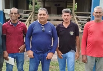 Coordenador do núcleo da SEE Altemir Lira e equipe realizam visita técnica na escola estadual da comunidade São Sebastião, Rio Macauã em Sena Madureira 